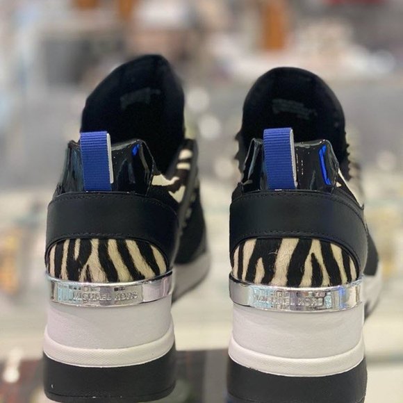 Michael Kors Georgie embossed leather sneaker shoe - Picture 4 of 7